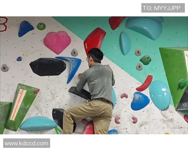 广州攀岩队配合问题引发热议队员间默契与信任亟待提升 广州攀岩队配合问题引发热议队员间默契与信任亟待提升