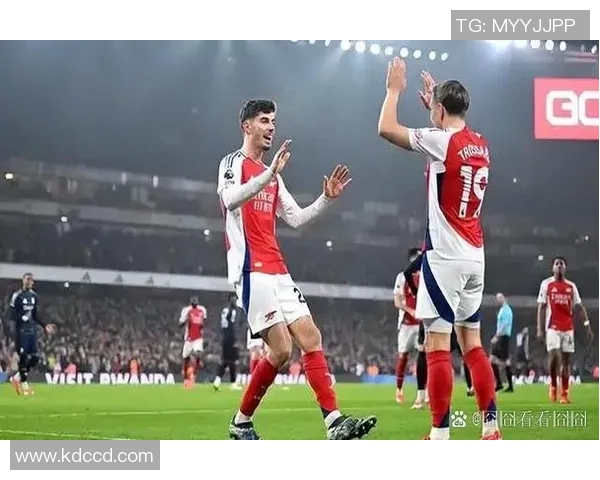 新利物浦英超战绩飘红，榜首位置稳固，夺冠前景靠近一步吗？